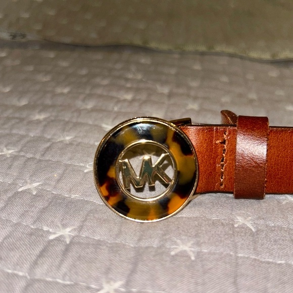 Michael Kors Tan Leather Belt with Tortoise Shell Accent - Picture 6 of 6